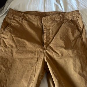 New old navy khaki pants. They did not fit me. Washed X1.